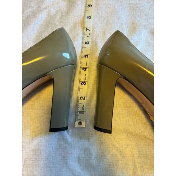 Prada size 39 US 9 grey patent leather pump platform heels - EUC - Picture 4 of 10